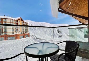 Gudauri New Loft 1 TOPHIT has Balcony rooms