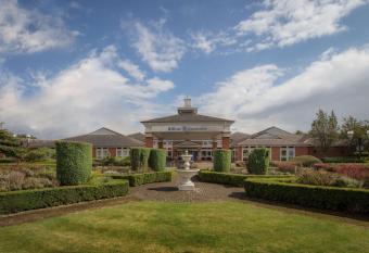 Hilton Leicester Hotel allows 18 year olds to book a room