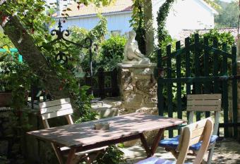 Casa Rural Vella da Rivera has Balcony rooms