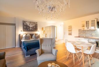 Zum krummen Hexenbuckel has Balcony rooms