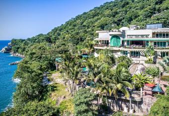 Beach Frontage Villa For Rent has rooms with a private hot tub