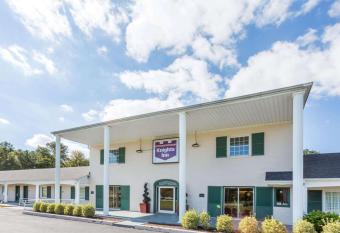 Knights Inn Glen Allen has Smoking rooms