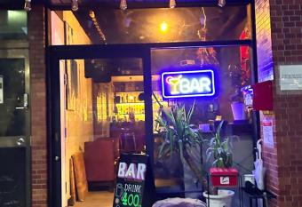 Hostel Bedgasm has Balcony rooms