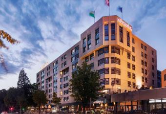 M  venpick Hotel Lausanne allows 18 year olds to book a room