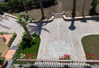 Villa Lucia has Balcony rooms