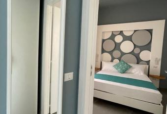 La Via del Mare has Balcony rooms