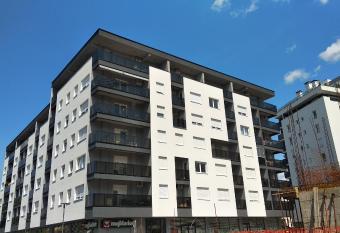 Centar Apartman MIKI allows 18 year olds to book a room