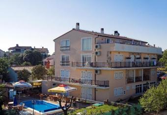 Pansion Sport has Balcony rooms