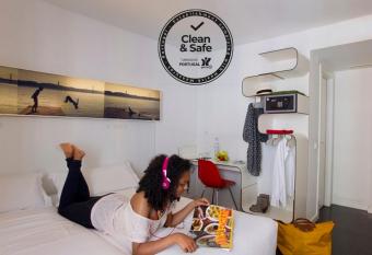 Hotel Gat Rossio allows 18 year olds to book a room