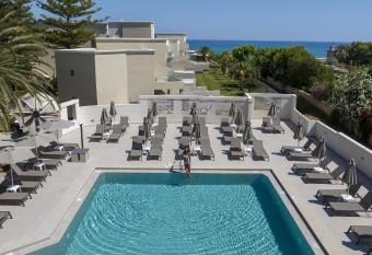 Vantaris Beach has Balcony rooms