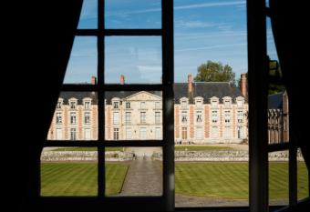 Le Domaine de Fleury - Pierres d Histoire allows 18 year olds to book a room