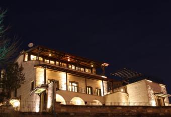Bayer Stone House has Balcony rooms