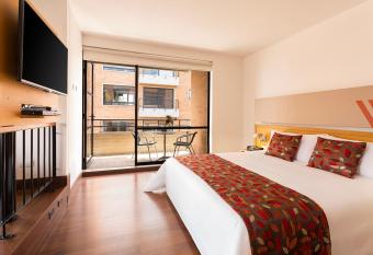 Hotel bh La Quinta has Balcony rooms