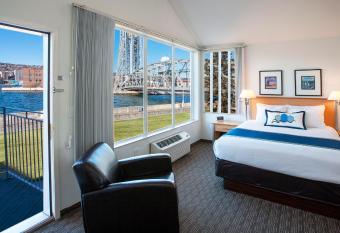 South Pier Inn has Balcony rooms