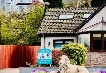 Ardlinnhe Bed & Breakfast allows 18 year olds to book a room