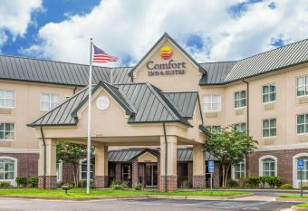 Comfort Inn & Suites Daphne Spanish Fort - Mobile East allows 18 year olds to book a room