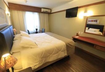 Tri Hotel allows 18 year olds to book a room