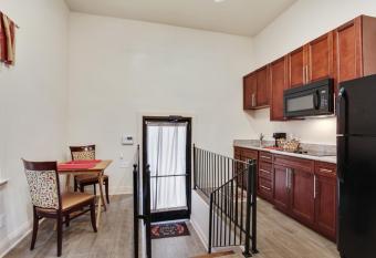 N Broad Studios allows 18 year olds to book a room