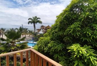 Casa El Morro Atacames has Balcony rooms