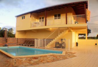 Chez Youyou has Balcony rooms