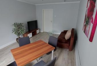 Lesch allows 18 year olds to book a room