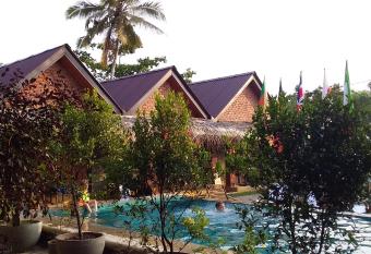 Negombo The Nature Villa and Cabanas allows 18 year olds to book a room