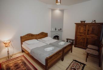 Larda has Balcony rooms