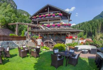 Zur M  hle Wohlf  hloase has Balcony rooms