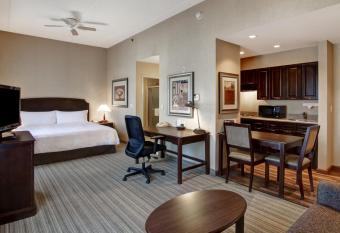 Homewood Suites by Hilton Burlington has rooms with a private hot tub