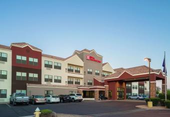 Hilton Garden Inn Phoenix Airport allows 18 year olds to book a room