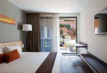 Jasper Boutique Hotel has Balcony rooms