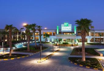 Holiday Inn Riyadh Izdihar, an IHG Hotel has Smoking rooms