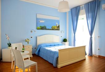 I Delfini allows 18 year olds to book a room