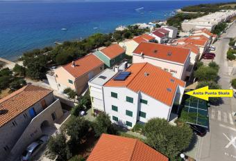 Apartments Anita Punta Skala has Balcony rooms