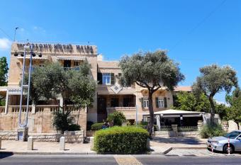 The Colony Hotel allows 18 year olds to book a room