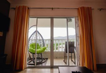 360 Degrees Villa has Balcony rooms