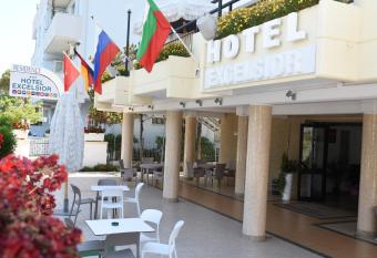 Hotel Excelsior has Balcony rooms