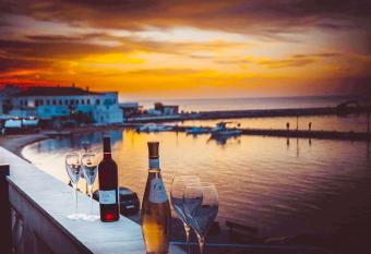 Mykonos Old Harbor Front Suite with Balcony has Balcony rooms