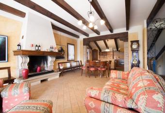 Agriturismo Gazza Ladra allows 18 year olds to book a room