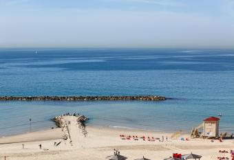 Embassy Hotel Tel Aviv allows 18 year olds to book a room