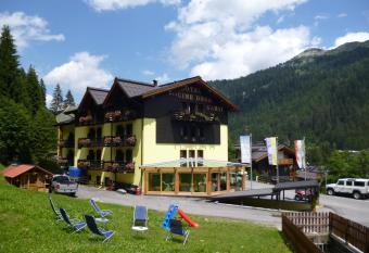 Hotel Cime D Oro has Balcony rooms