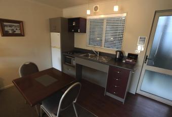 Aspen on King allows 18 year olds to book a room