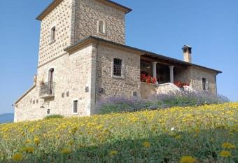 Agriturismo Torre Gialluise has Balcony rooms