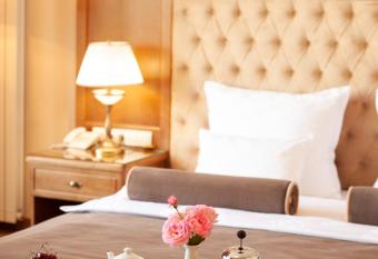 Nadiya Hotel allows 18 year olds to book a room