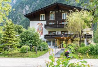 Pension B  uerle has Balcony rooms