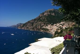 La Maliosa D  Arienzo has Balcony rooms