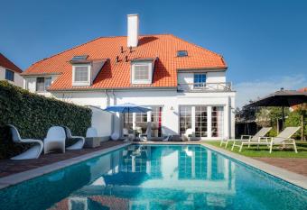 B&B Maison seki allows 18 year olds to book a room