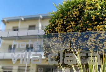 Hotel Villa Clara allows 18 year olds to book a room