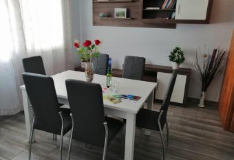 Duplex Belmaco - Casitas las Abuelas allows 18 year olds to book a room