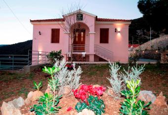 Xenon Achladokampos has Balcony rooms